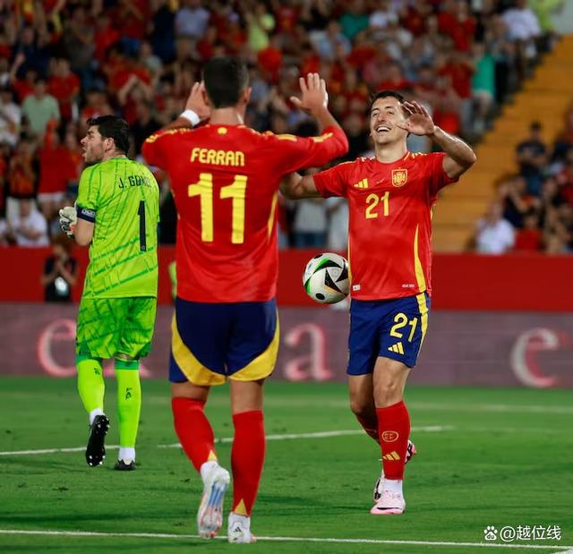 AC米兰鏖战阿森纳,奥亚尔萨瓦尔统治全场 AC米兰鏖战阿森纳,奥亚尔萨瓦尔统治全场