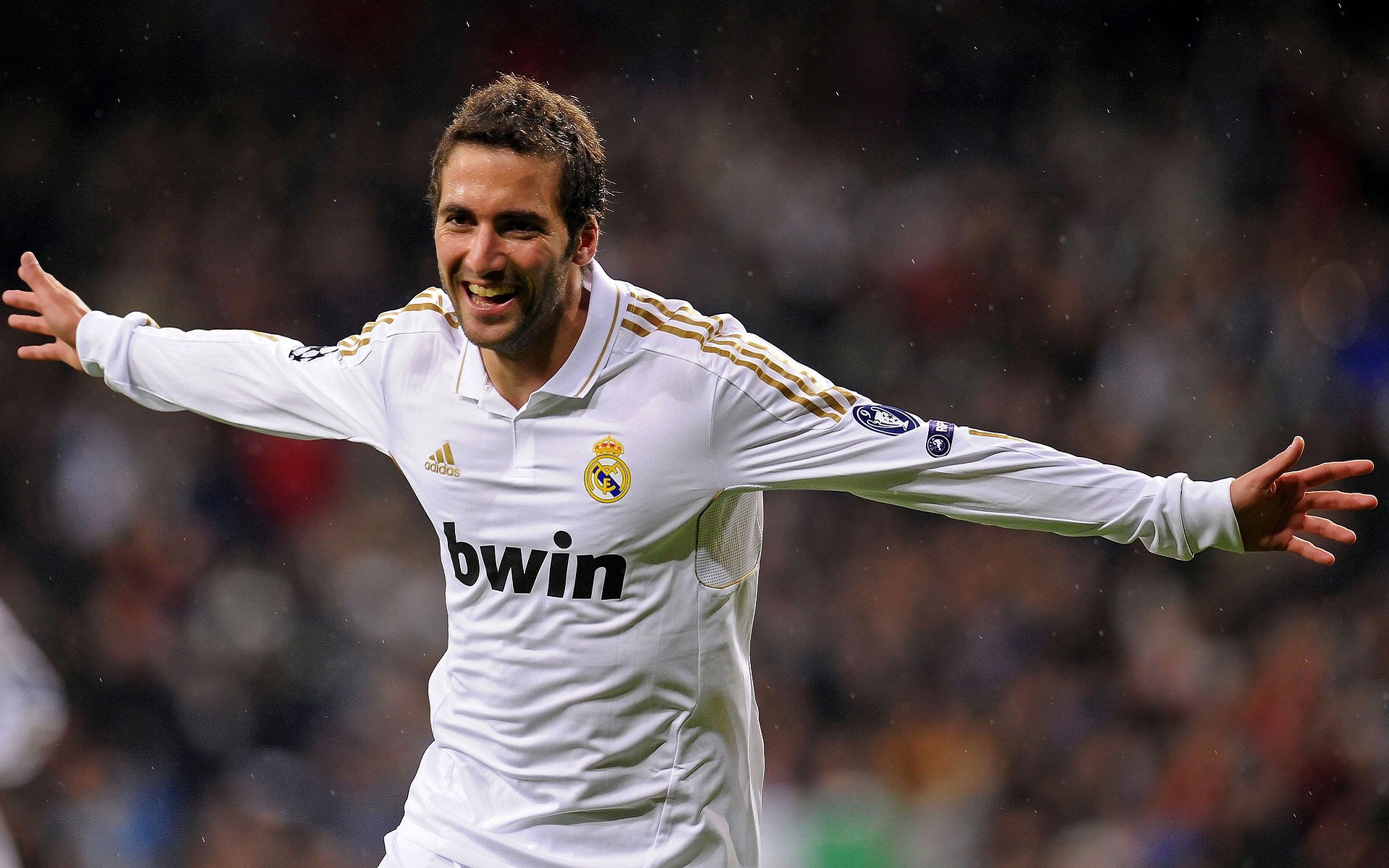 安哥拉对阵波兰，李刚仁惊艳四座，亚洲之光闪耀世界杯赛场