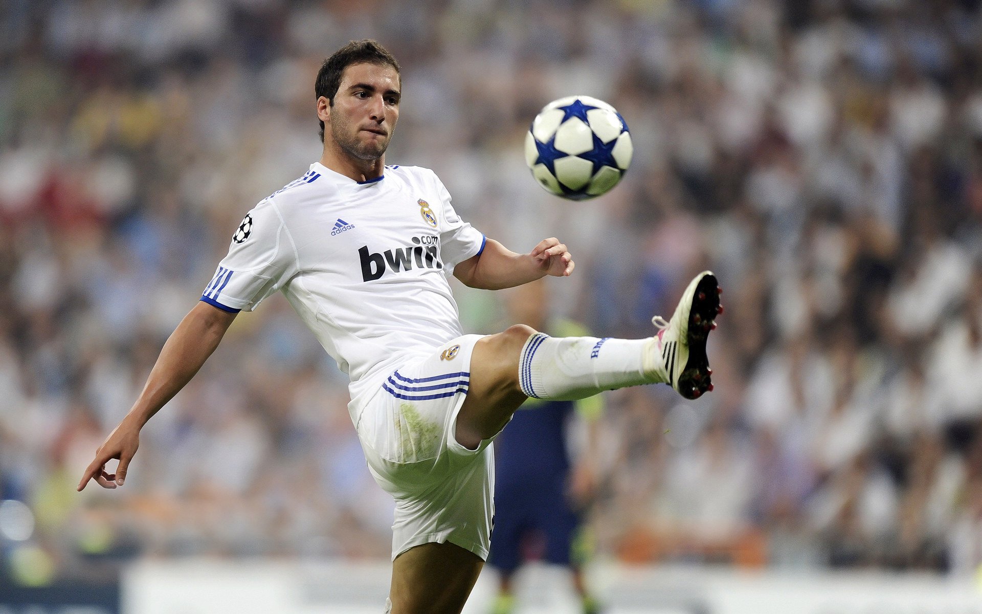 英超争冠与NBA绝杀，体育叙事中的偶然与必然