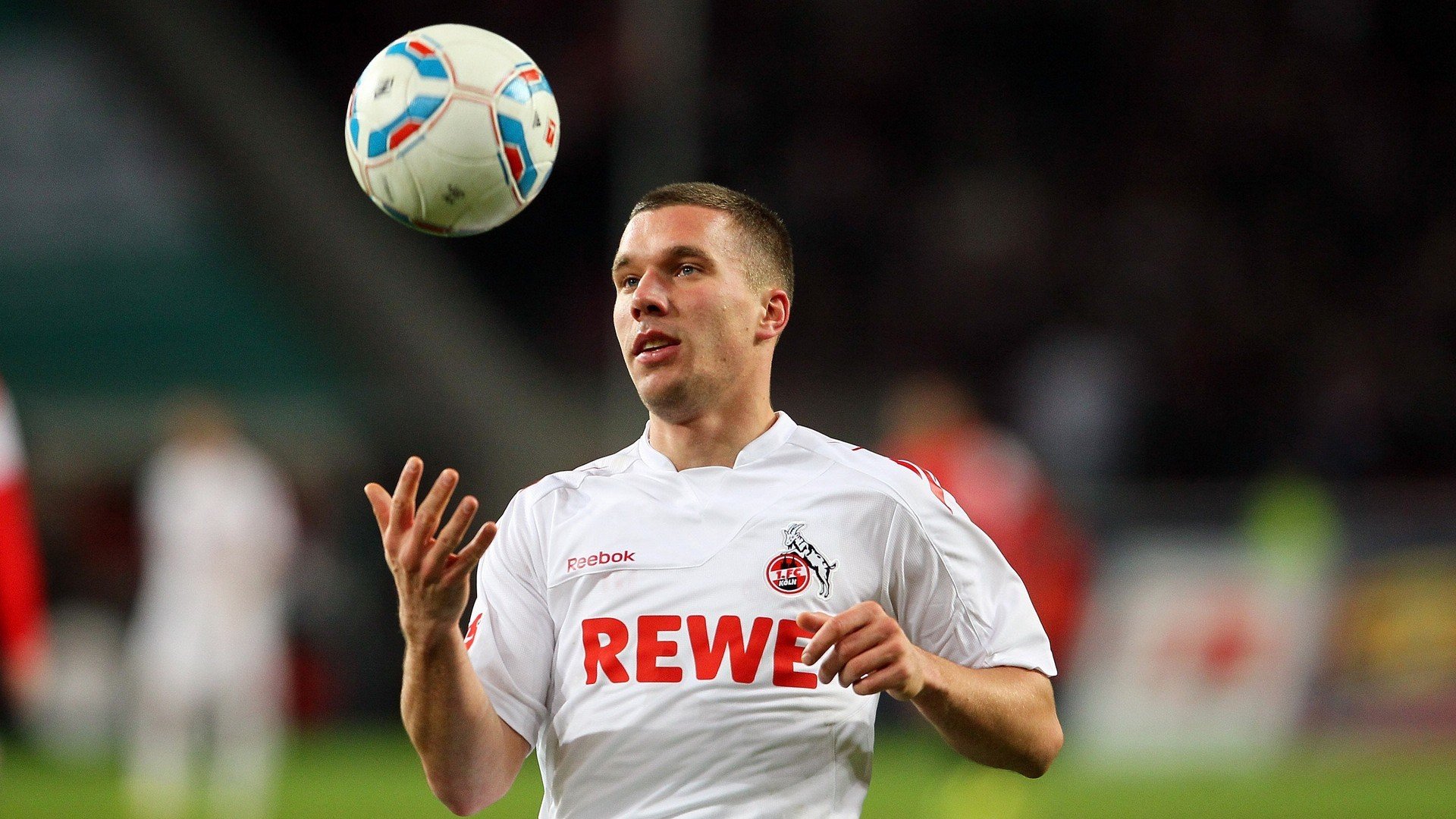 卢卡库一锤定音，喀麦隆窒息压制击碎安哥拉反击梦